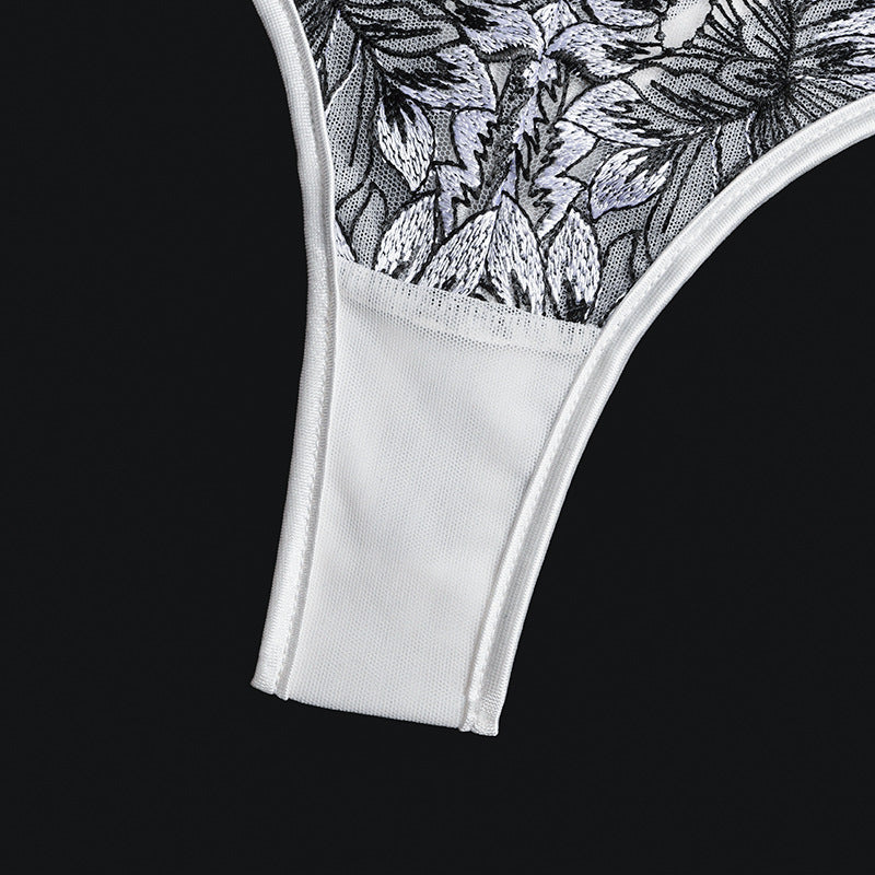 Embroidered Lace Can Be Worn On Top