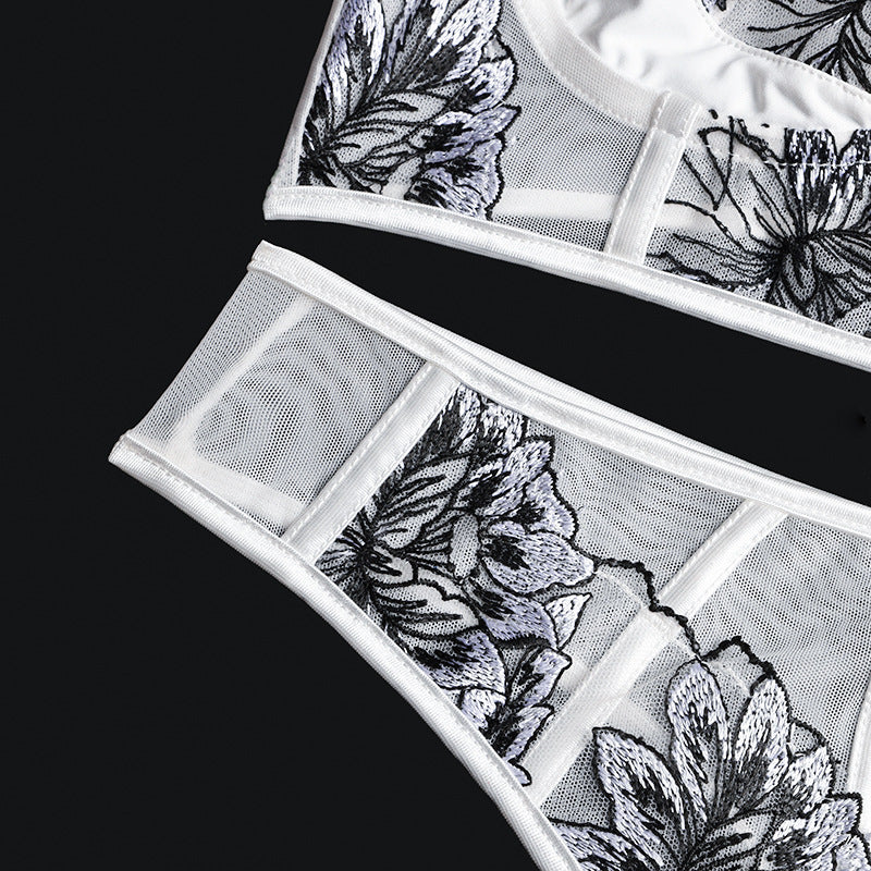 Embroidered Lace Can Be Worn On Top