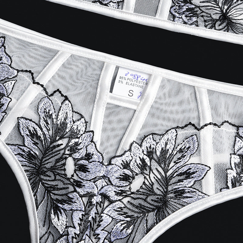 Embroidered Lace Can Be Worn On Top